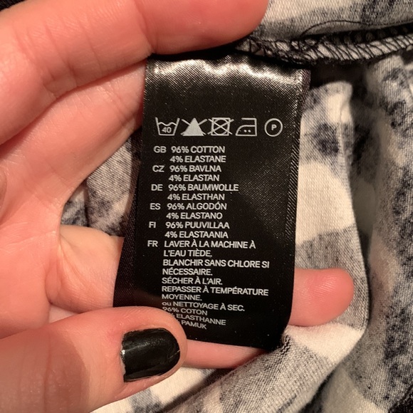 ⭐️HOST PICK⭐️ [XS]👚NWOT - H&M tube top - Picture 5 of 5